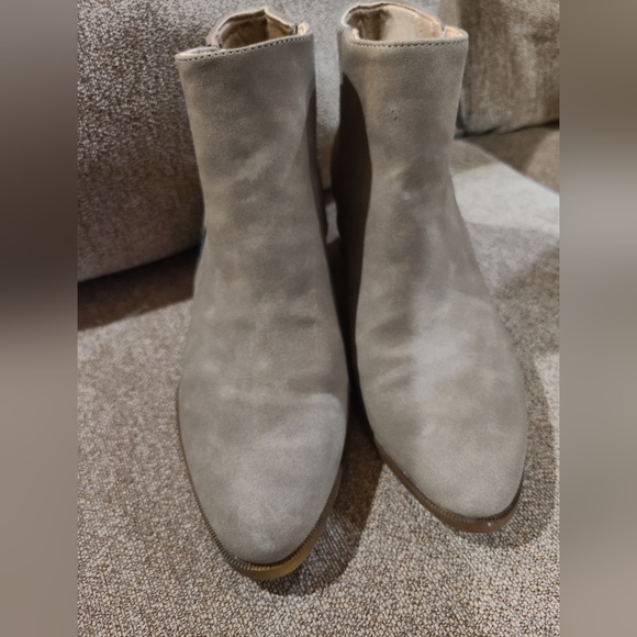 Lifestride Dynasty zippered bootie tan with 1.5 inch heel women's - Picture 1 of 10